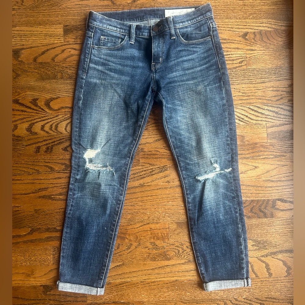 Distressed boyfriend jeans size 25